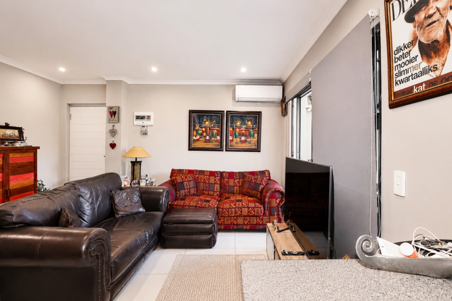 2 Bedroom Property for Sale in Table View Western Cape
